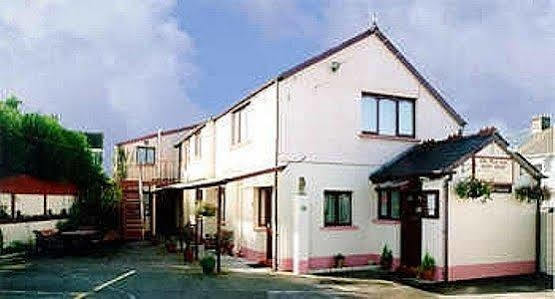 The New Inn Guest House Bridgend  Zewnętrze zdjęcie